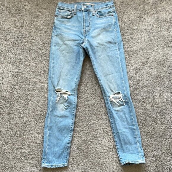 EC Levi's Wedgie Shinny Jeans - Light Wash - Size 26